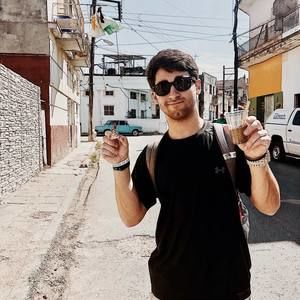 Meet your Posher, Drew